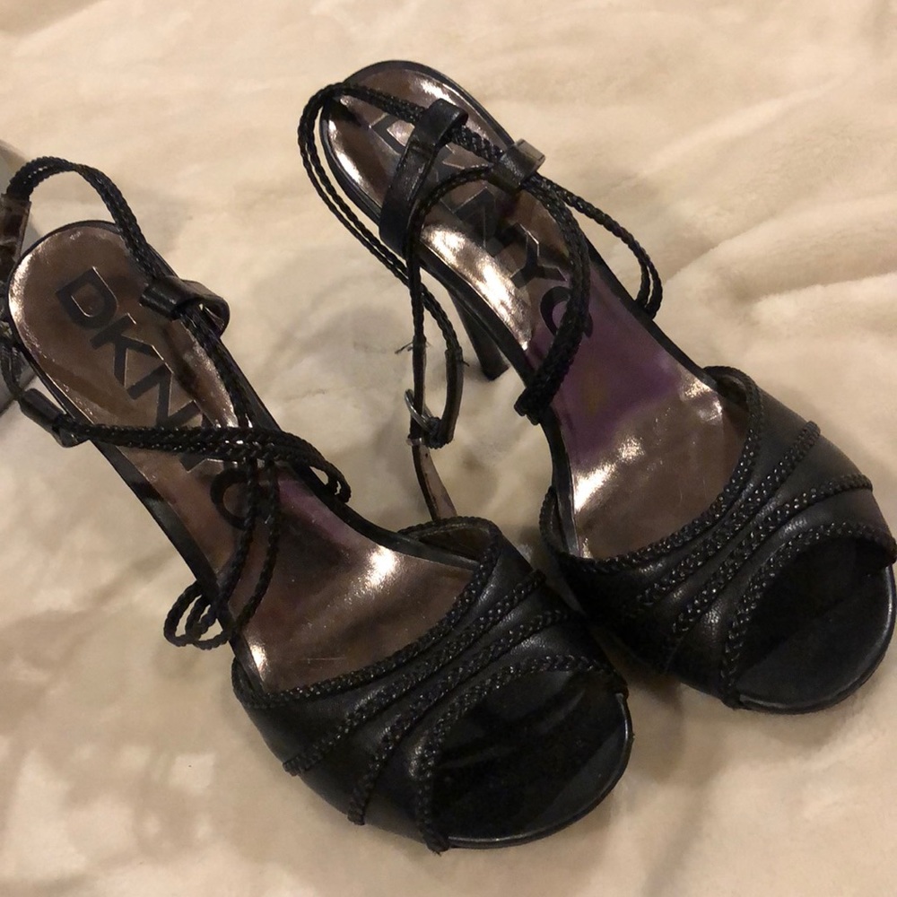 DKNY BLACK HEELS - Picture 7 of 8
